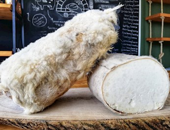 DERİ TAM YAĞLI TULUM PEYNİRİ